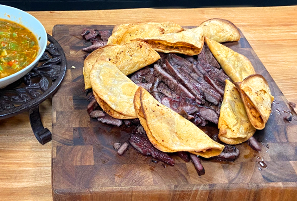 Carnita y tacos crujientes