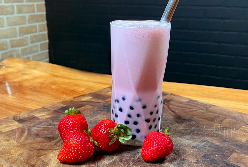 Agua de fresa con tapioca