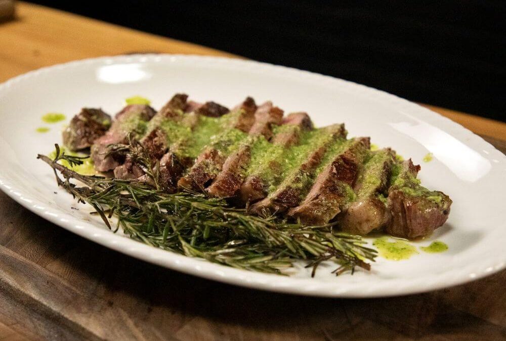 Rib Eye En Bloque de Sal Y Salsa Verde 🔥